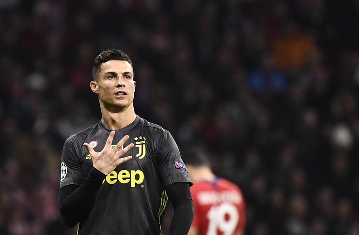 Ronaldo Membusungkan Dadanya Kepada Fans Atletico